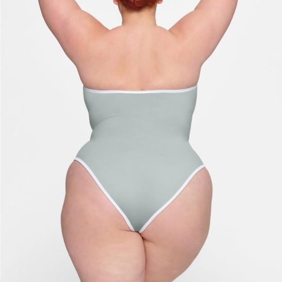 NWT SKIMS Pacific Blue Sporty Zipper Strapless One Piece Bathing Suit Size 2X - Picture 4 of 13